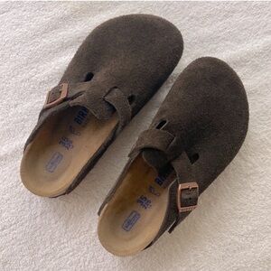 LIKE NEW birkenstock boston clog